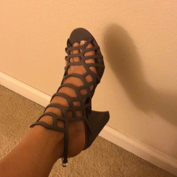 Gray heels sandal - Picture 4 of 4